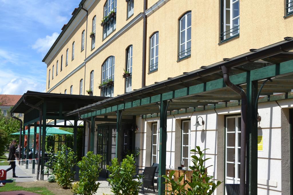 Jufa Hotel Fuerstenfeld Exterior foto