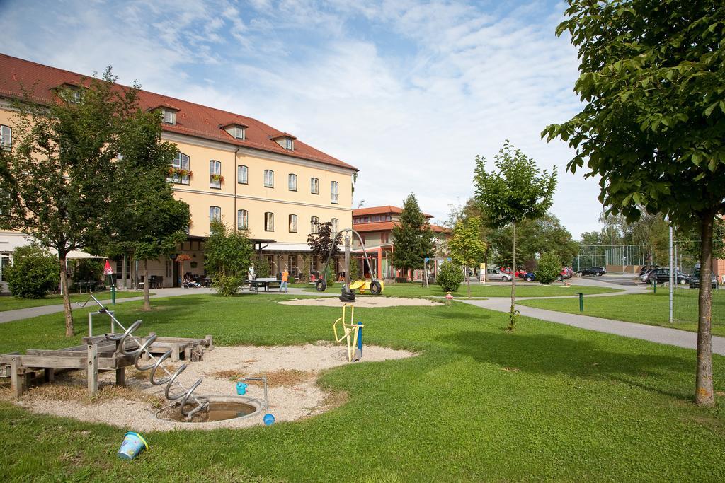 Jufa Hotel Fuerstenfeld Exterior foto